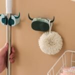 Multifunctional Cartoon Sticky Punch Free Mop Holder Wall Mounted Broom Organizer Cleaning Tools Holder Hanger, Self Adhesive Cute Cow Head Suction Cup Hanging Hook For Bathroom Kitchen (1 Pc)