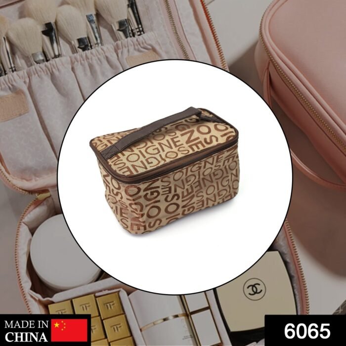 6065 Portable Makeup Bag widely used by womenâ€™s for storing their makeup equipmentâ€™s and all while travelling and moving.