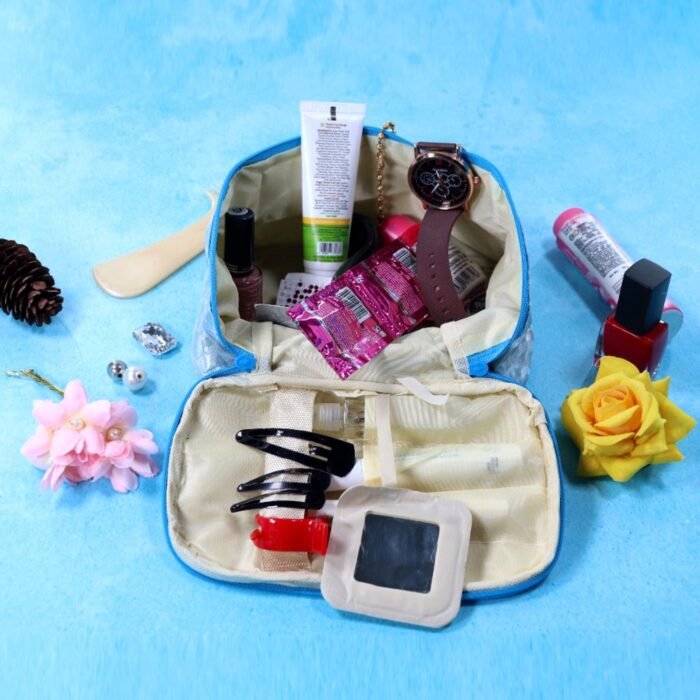 6228 PORTABLE MAKEUP BAG WIDELY USED BY WOMENâ€™S FOR STORING THEIR MAKEUP EQUIPMENTâ€™S AND ALL WHILE TRAVELLING AND MOVING.