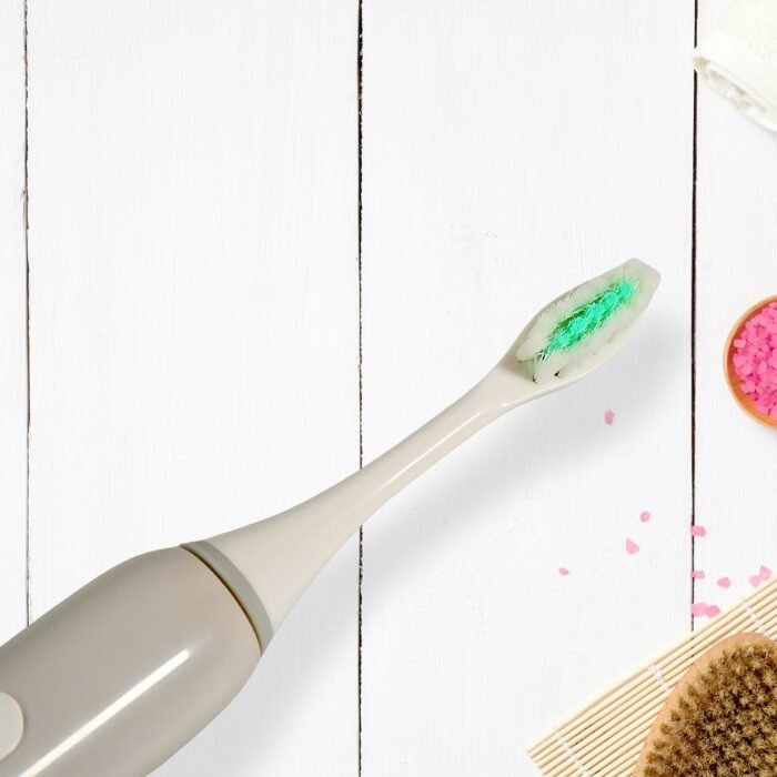 Advanced Electric Toothbrush with Customizable Modes and Long Battery Life - Image 6