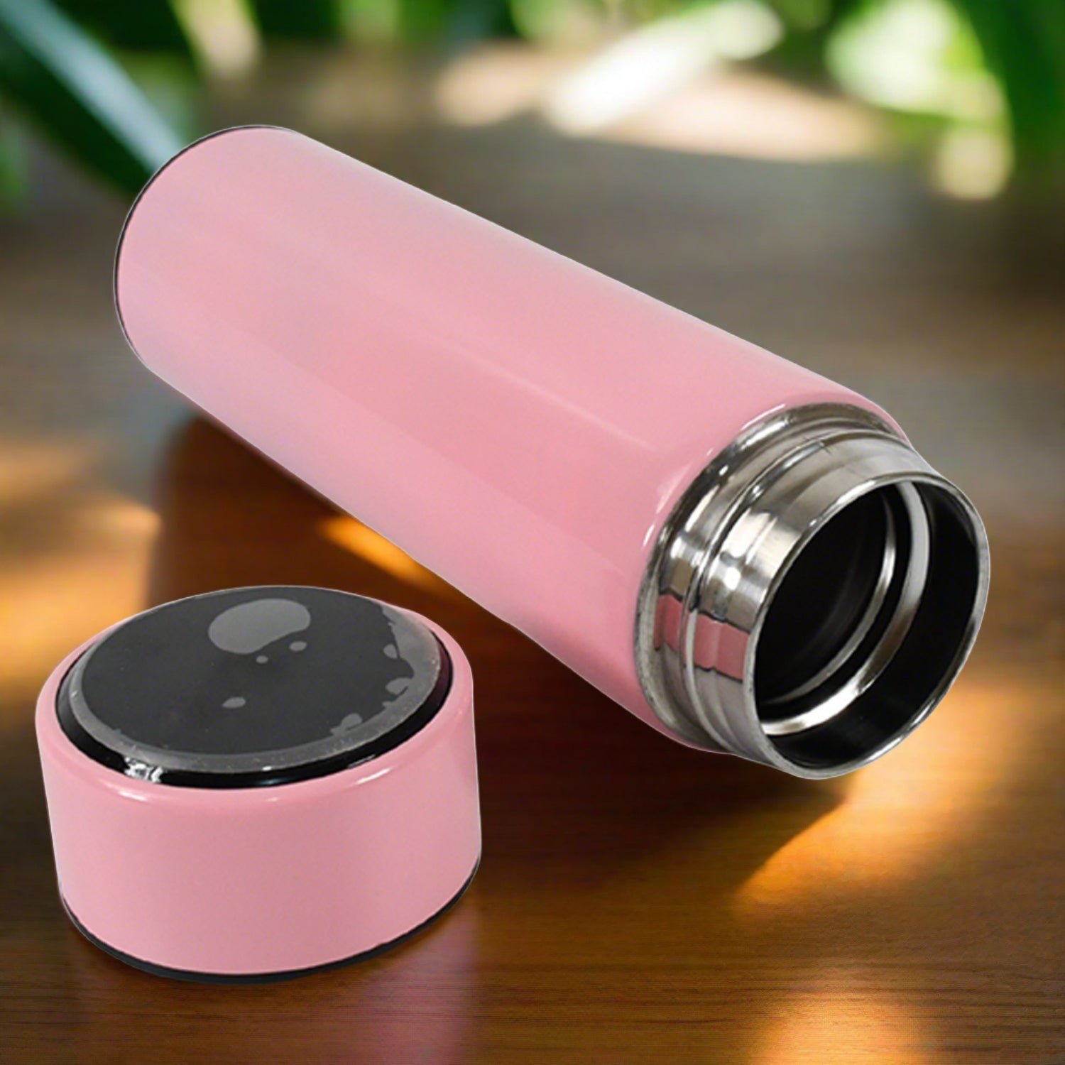 04_944a67c3-33bf-4009-b608-e459768118b6 Smart Vacuum Insulated Water Bottle with LED Temperature Display - Image 6