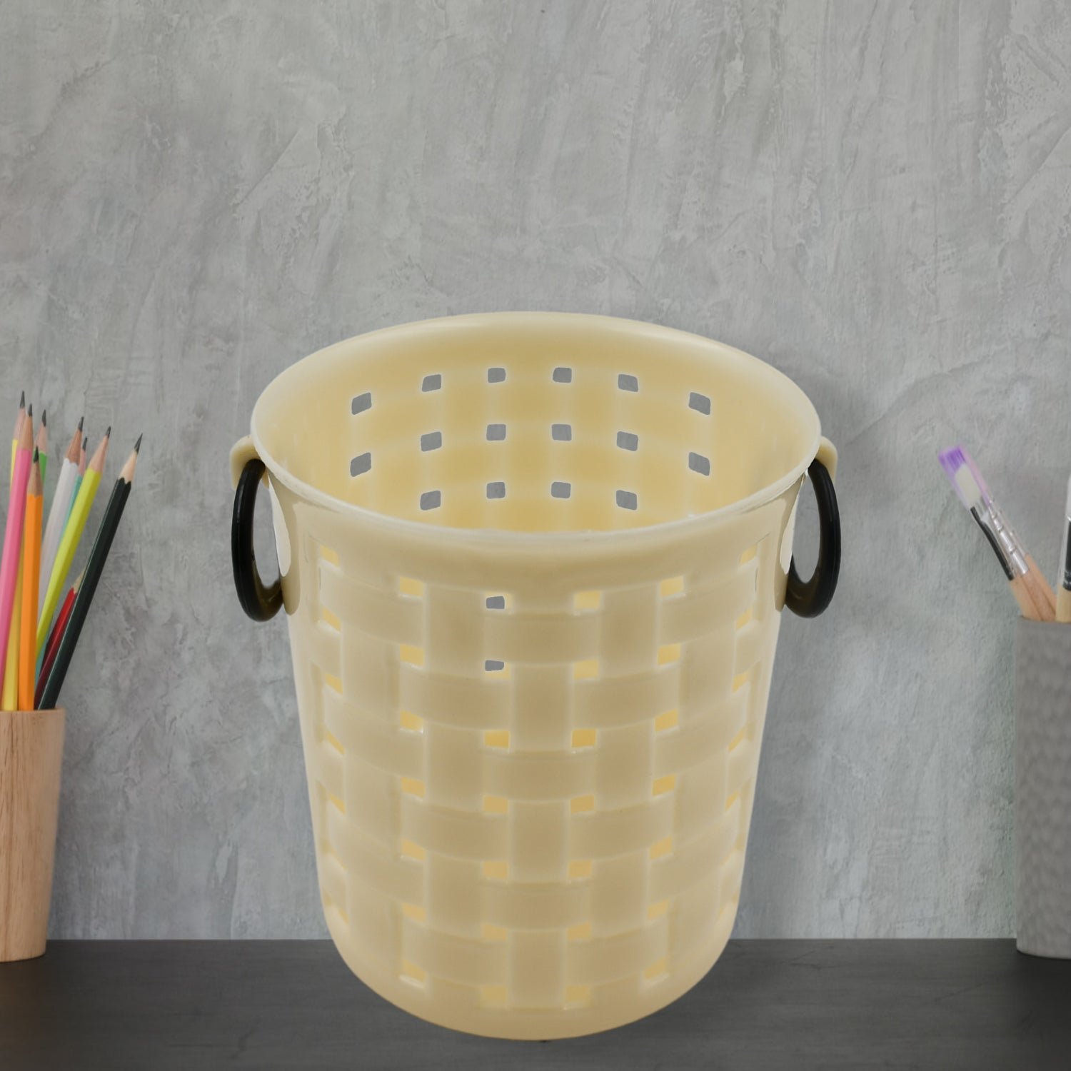 04_e0b8b383-a7ba-4fe9-823e-63ff69e7faf1 Multifunctional Plastic Round Multi-Purpose Toothpaste Stationary Pen Pencil Holder, Mini Desk Office Desktop Stationery Organizer Bathroom Shelves For Adults (1 Pc) - Image 6