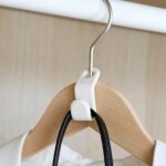 1700 Plastic Clothes Hanger with Non-Slip Pad