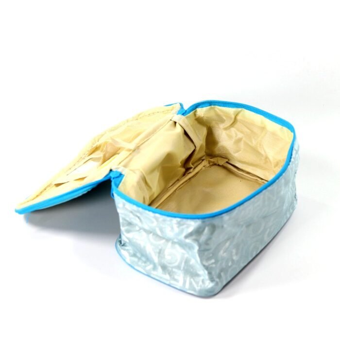 6228 PORTABLE MAKEUP BAG WIDELY USED BY WOMENâ€™S FOR STORING THEIR MAKEUP EQUIPMENTâ€™S AND ALL WHILE TRAVELLING AND MOVING.
