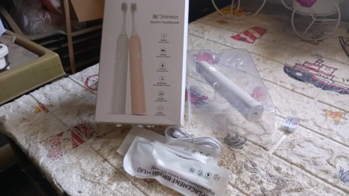 Advanced Electric Toothbrush with Customizable Modes and Long Battery Life - Image 7