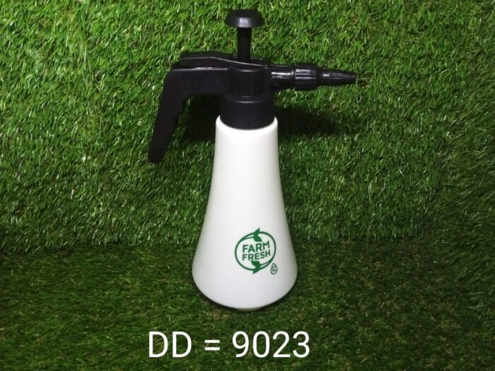 9023 1 litre Garden Sprayer used in all kinds of garden and park for sprinkling and showering purposes.