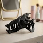Stylish Twist Design Hair Claw Clip (1 Pc) - Image 5