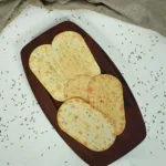 Maniarrs Garlic Bread Khakhra Wheat Chips (58 gm) - Image 4